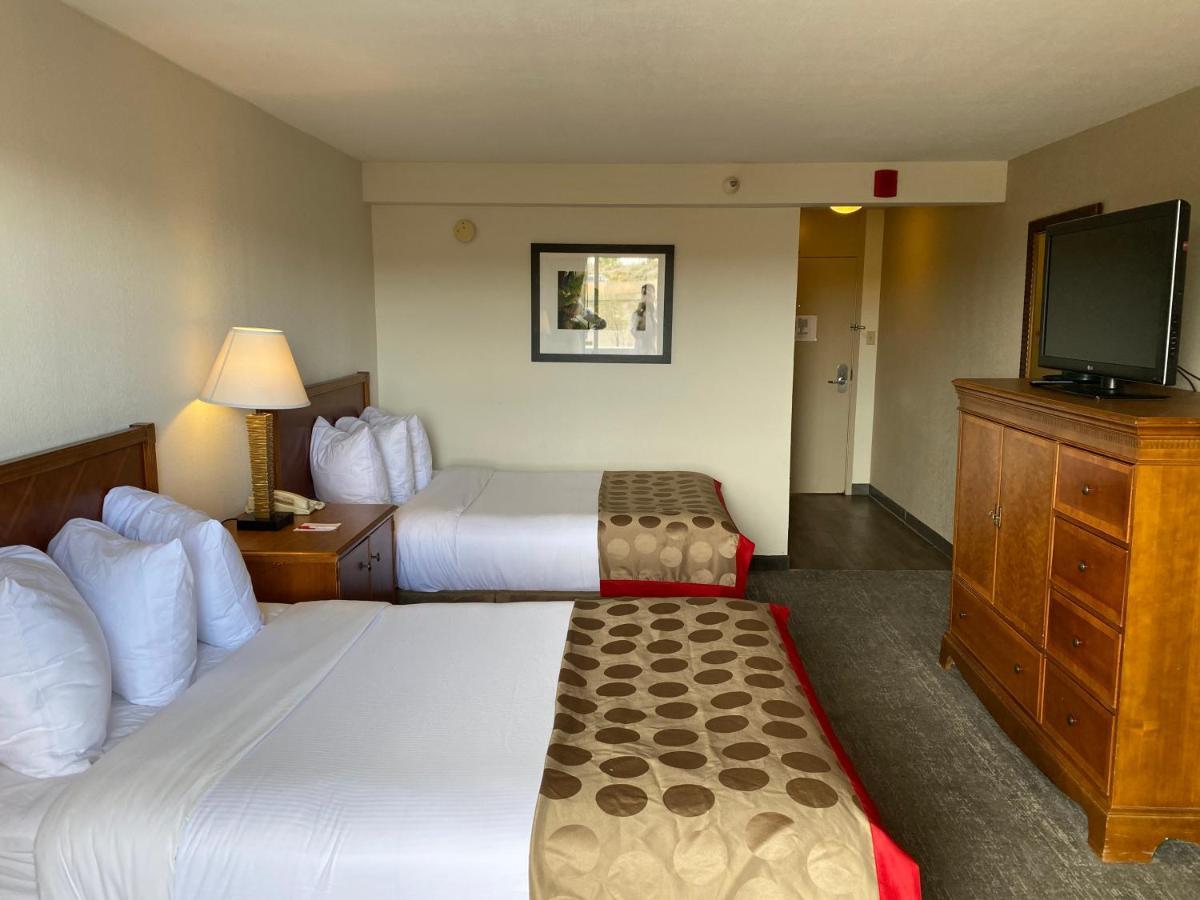 Ramada By Wyndham Albuquerque Midtown Ξενοδοχείο Εξωτερικό φωτογραφία