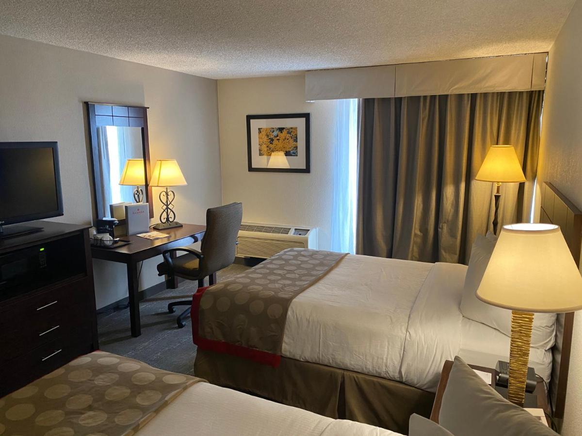 Ramada By Wyndham Albuquerque Midtown Ξενοδοχείο Εξωτερικό φωτογραφία