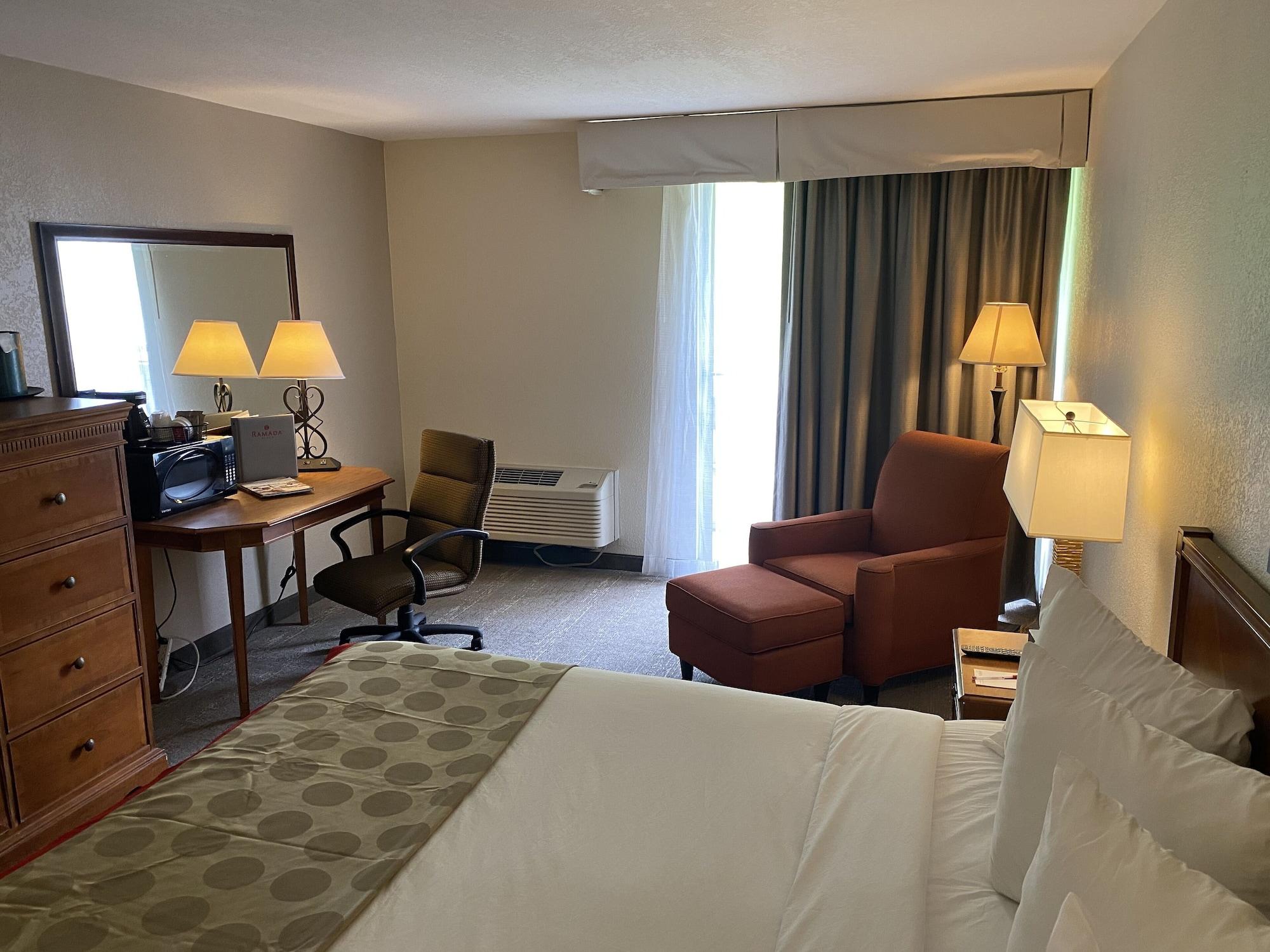 Ramada By Wyndham Albuquerque Midtown Ξενοδοχείο Εξωτερικό φωτογραφία