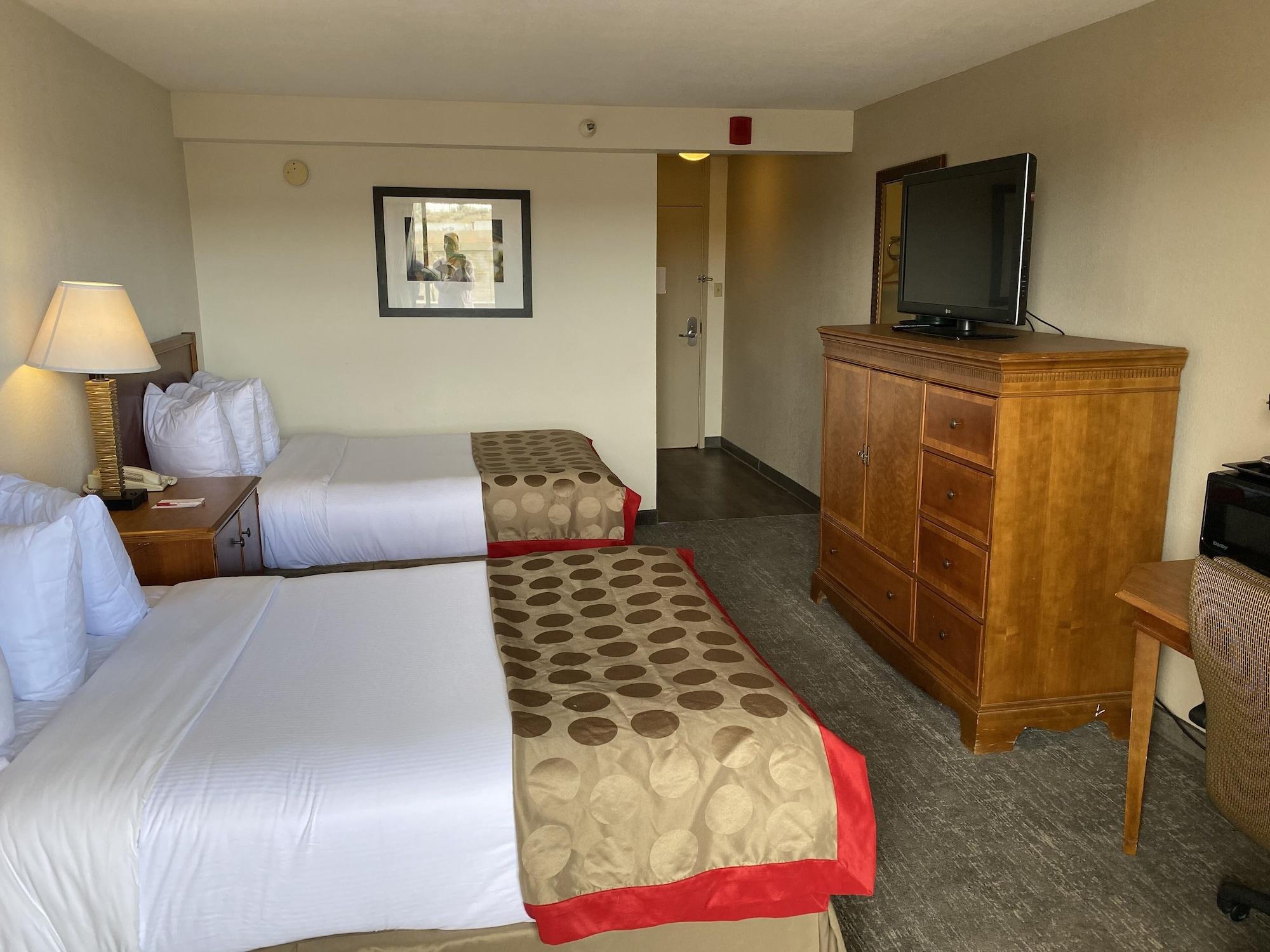 Ramada By Wyndham Albuquerque Midtown Ξενοδοχείο Εξωτερικό φωτογραφία