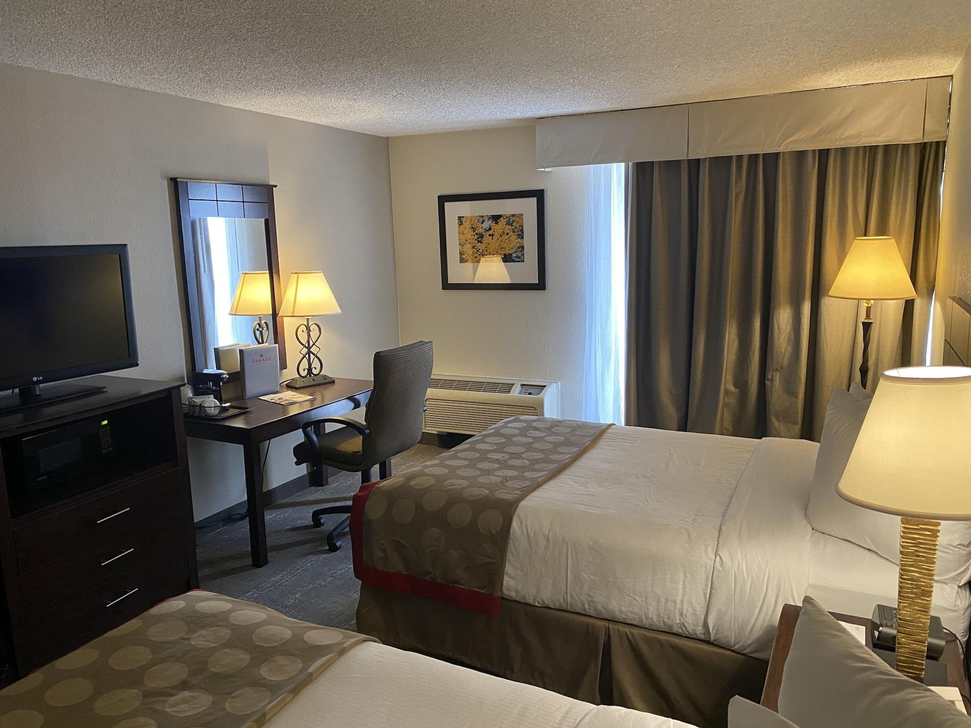 Ramada By Wyndham Albuquerque Midtown Ξενοδοχείο Εξωτερικό φωτογραφία