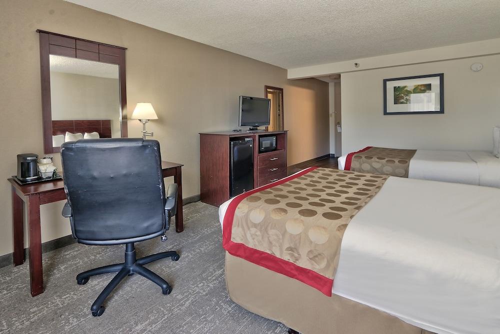 Ramada By Wyndham Albuquerque Midtown Ξενοδοχείο Εξωτερικό φωτογραφία