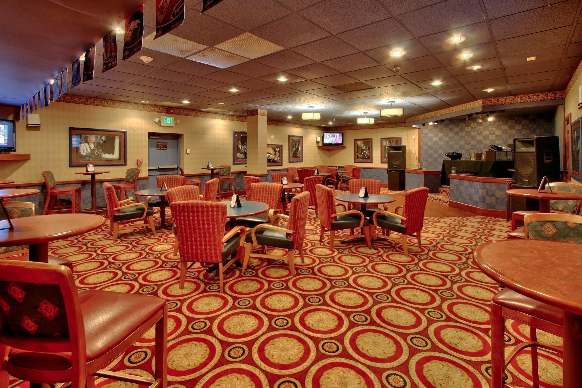 Ramada By Wyndham Albuquerque Midtown Ξενοδοχείο Εξωτερικό φωτογραφία