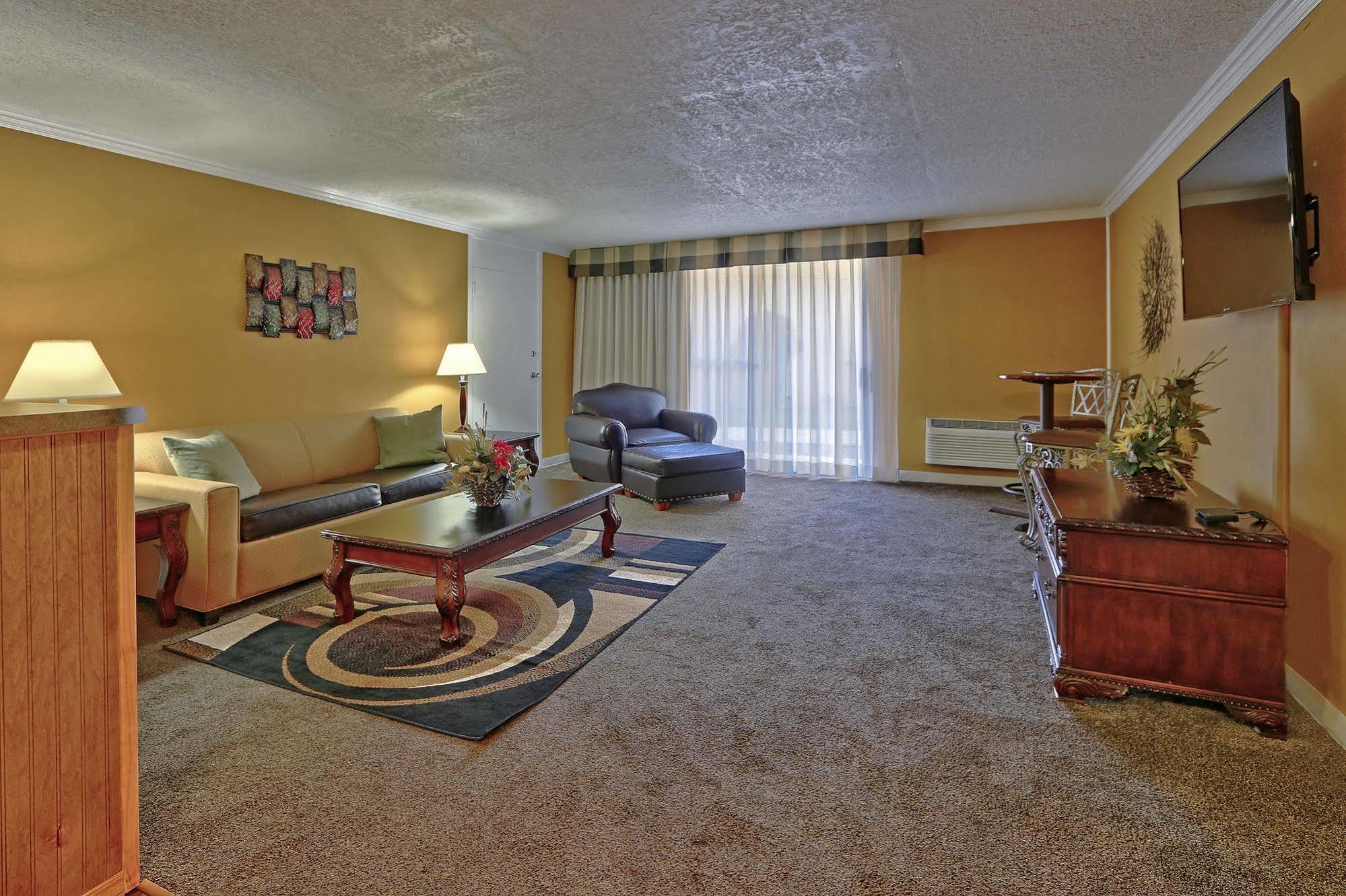 Ramada By Wyndham Albuquerque Midtown Ξενοδοχείο Εξωτερικό φωτογραφία